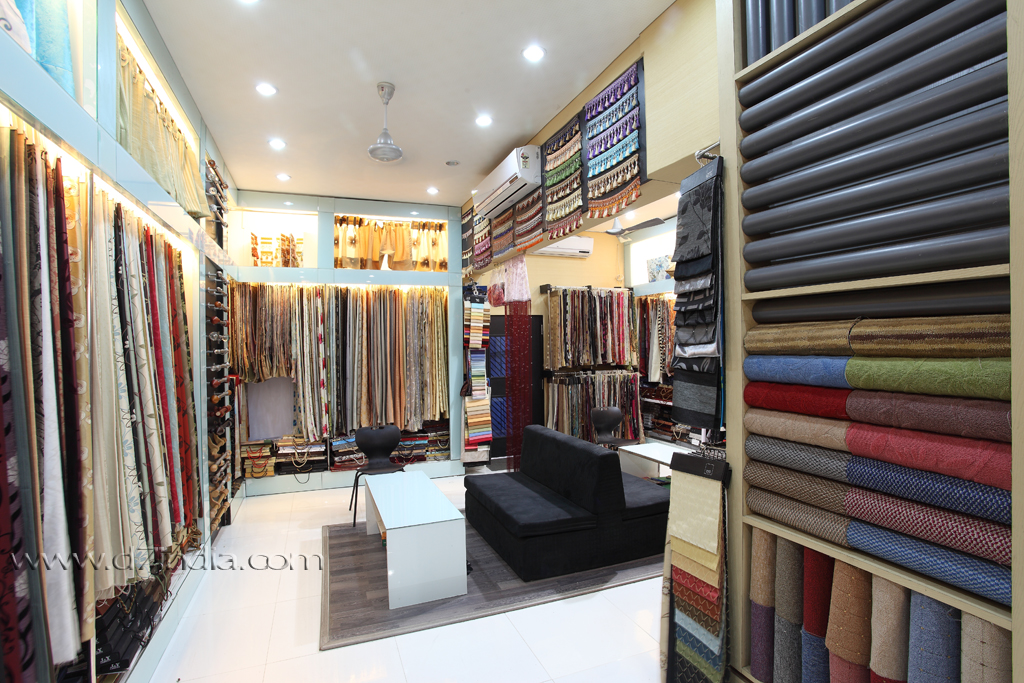 elegantly white shop view3