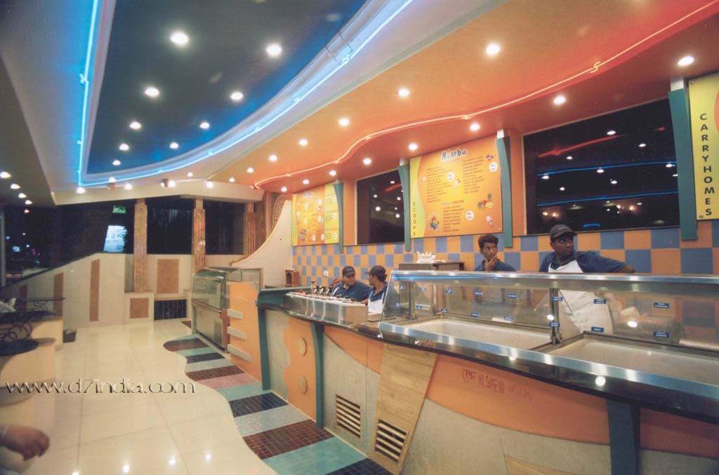 playful outlet kimbo service desk view1