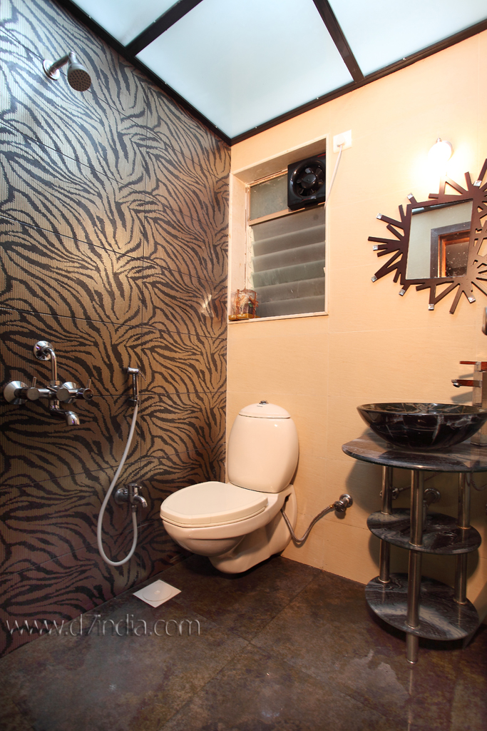 party home mahesh salunke toilet